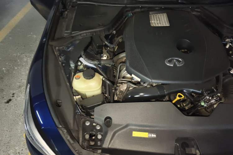 Used Infiniti Q50L 2021 2.0T Comfort Edition Engine Bay Right