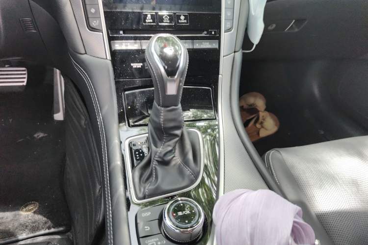 Used Infiniti Q50L 2021 2.0T Enjoyment Sport Edition Gear Lever
