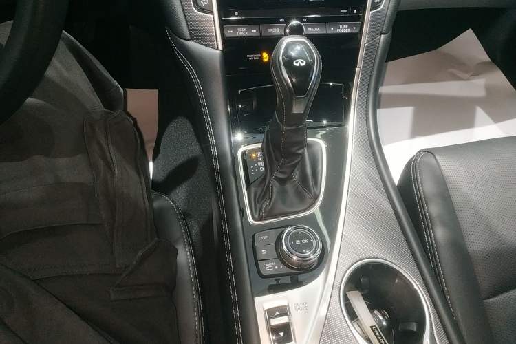 Used Infiniti Q50L 2021 2.0T Enjoyment Edition Gear Lever