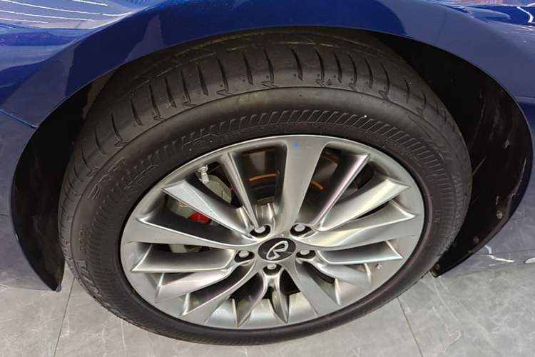 Used Infiniti Q50L 2021 2.0T Enjoyment Edition Left Front Wheel Hub