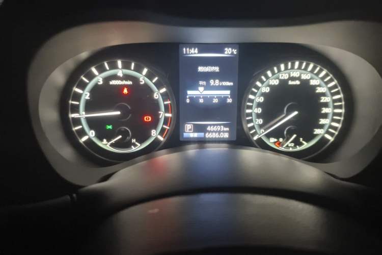 Used Infiniti Q50L 2021 2.0T Comfort Edition Odometer Close Up