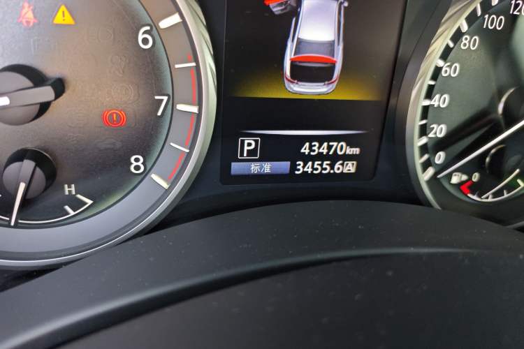 Used Infiniti Q50L 2021 2.0T Enjoyment Edition Odometer Close Up