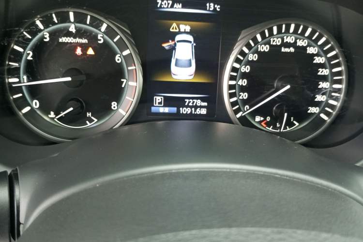 Used Infiniti Q50L 2021 2.0T Enjoyment Sport Edition Odometer Close Up