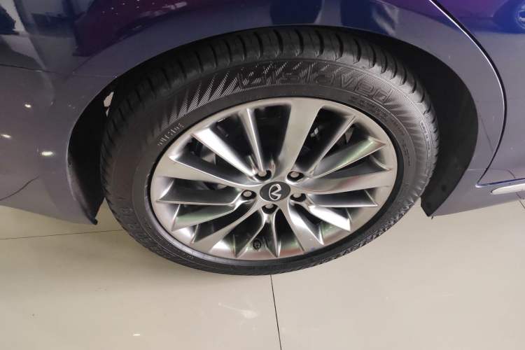 Used Infiniti Q50L 2021 2.0T Enjoyment Edition Right Rear Wheel Hub