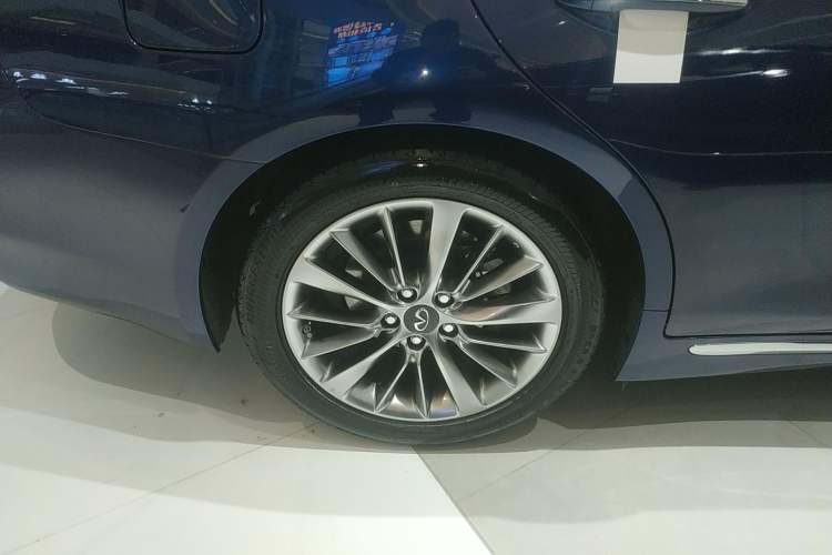 Used Infiniti Q50L 2021 2.0T Enjoyment Edition Right Rear Wheel Hub