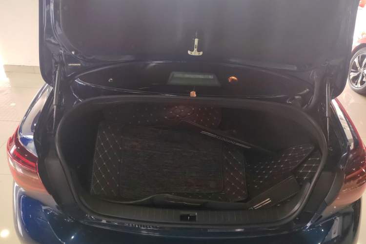 Used Infiniti Q50L 2021 2.0T Enjoyment Edition Trunk