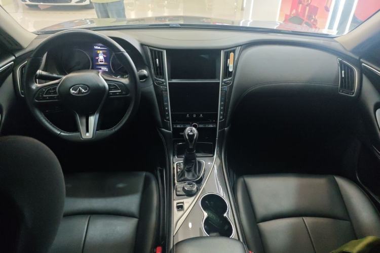 Used Infiniti Q50L 2021 2.0T Comfort Edition Center Console