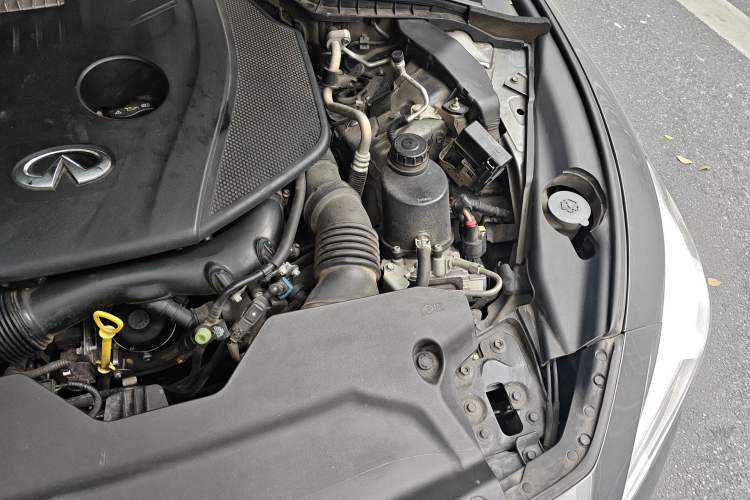 Used Infiniti Q50L 2021 2.0T Comfort Edition Engine Bay Left