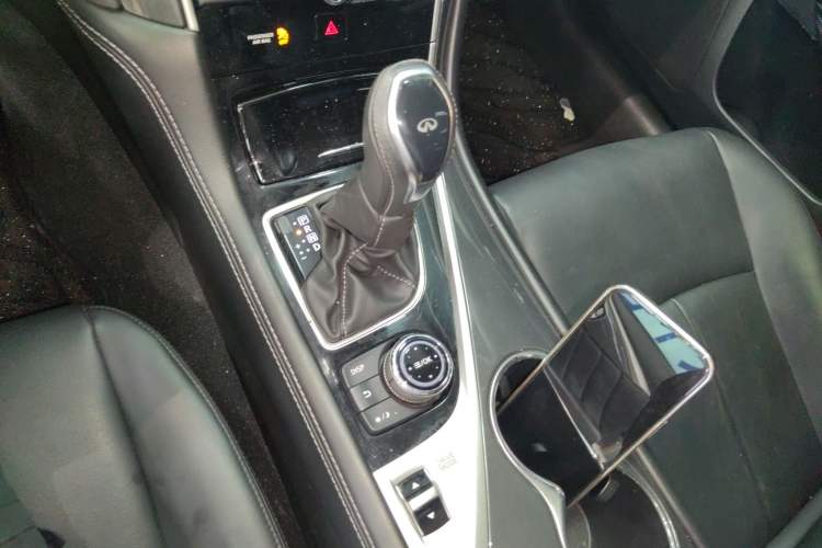 Used Infiniti Q50L 2021 2.0T Comfort Edition Gear Lever