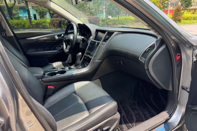 Used Infiniti Q50L 2021 2.0T Comfort Edition Interior 5