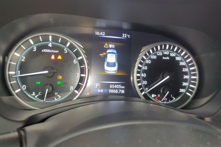 Used Infiniti Q50L 2021 2.0T Comfort Edition Odometer Close Up