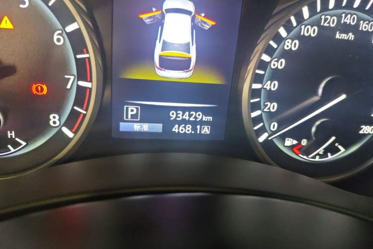 Used Infiniti Q50L 2021 2.0T Comfort Edition Odometer Close Up
