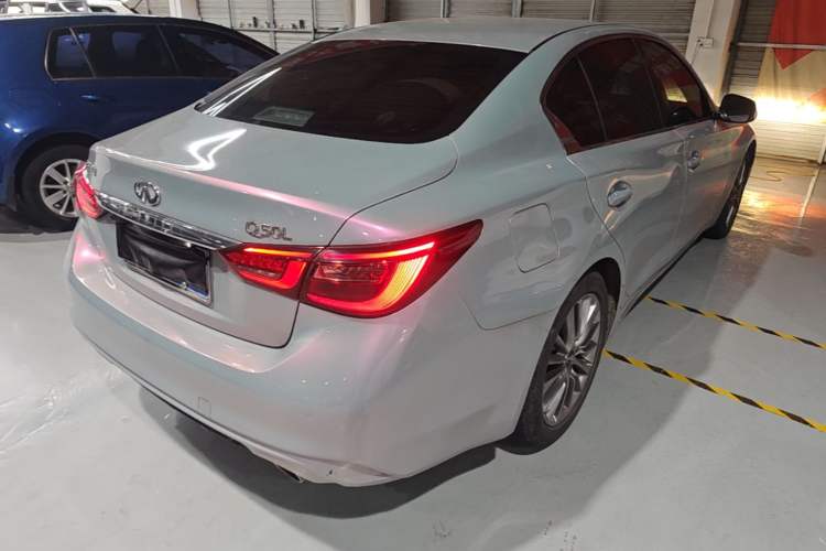 Used Infiniti Q50L 2021 2.0T Enjoyment Edition Rear Right 45 Deg