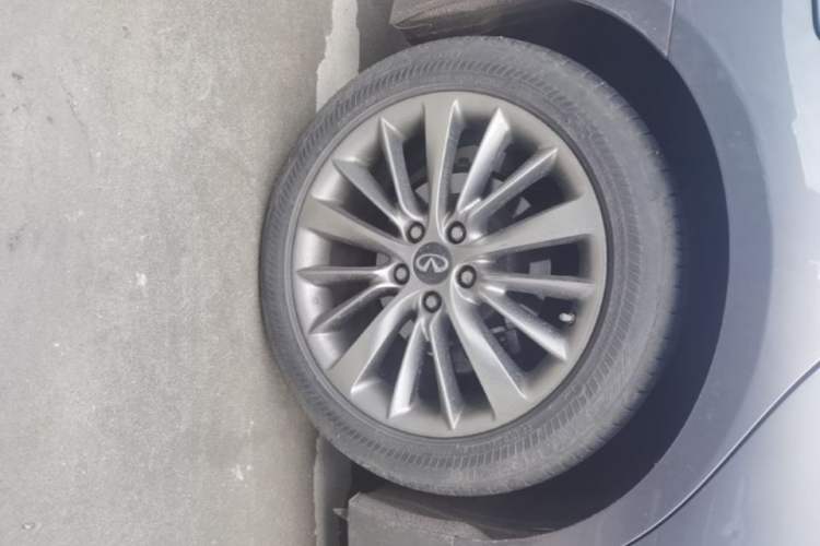 Used Infiniti Q50L 2021 2.0T Enjoyment Edition Right Rear Wheel Hub