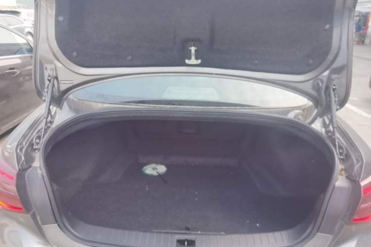 Used Infiniti Q50L 2021 2.0T Enjoyment Edition Trunk