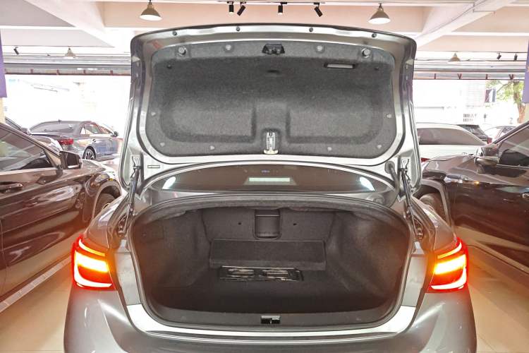 Used Infiniti Q50L 2021 2.0T Enjoyment Edition Trunk