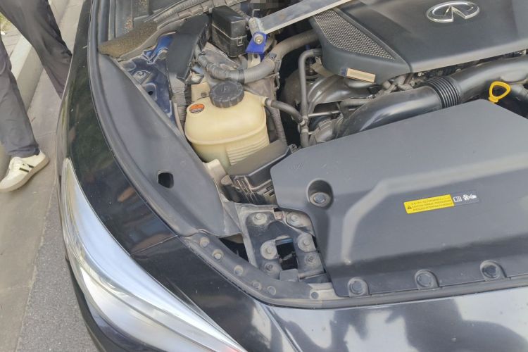 Used Infiniti Q50L 2021 2.0T Comfort Edition Engine Bay Right