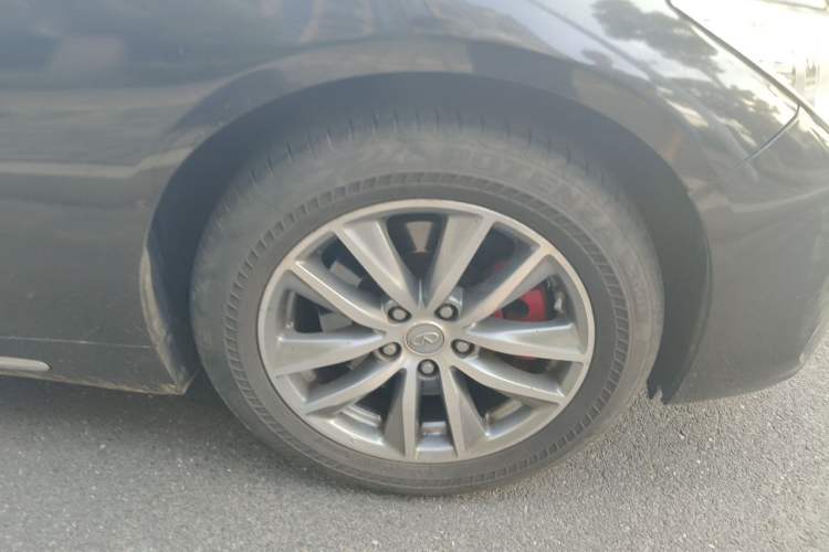 Used Infiniti Q50L 2021 2.0T Comfort Edition Right Front Wheel Hub