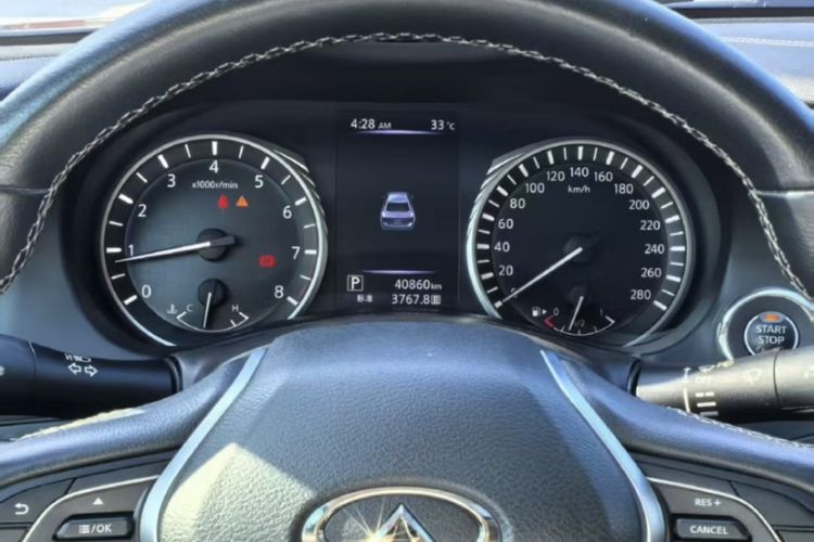 Used Infiniti Q50L 2021 2.0T Enjoyment Edition Odometer Close Up