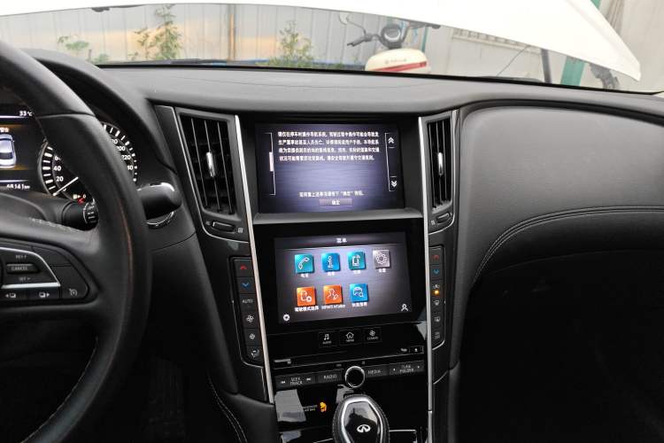 Used Infiniti Q50L 2021 2.0T Comfort Edition Audio And AC Panel