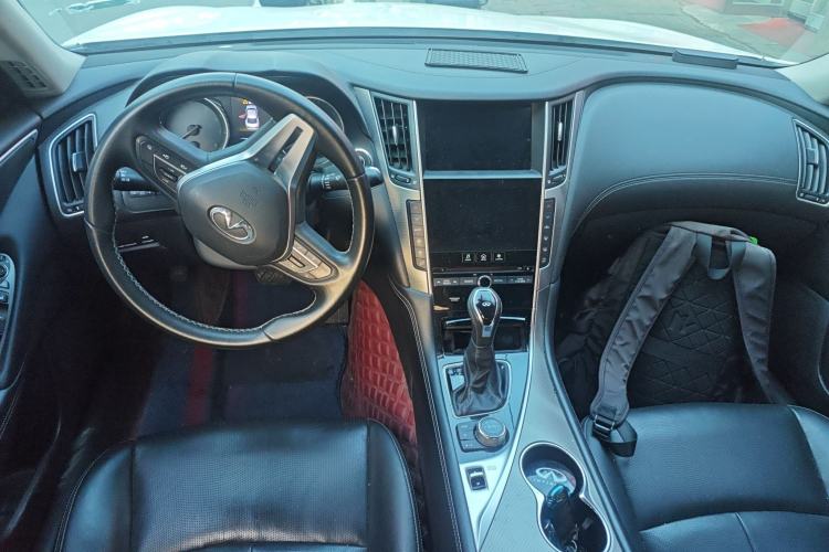 Used Infiniti Q50L 2021 2.0T Enjoyment Edition Center Console