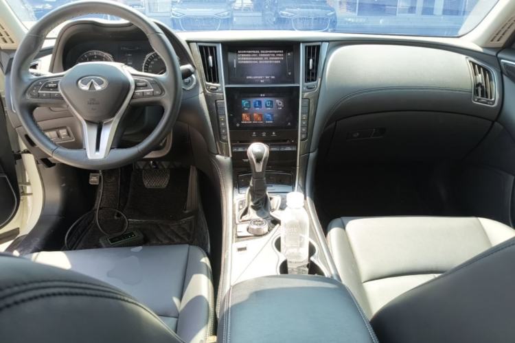 Used Infiniti Q50L 2021 2.0T Comfort Edition Center Console