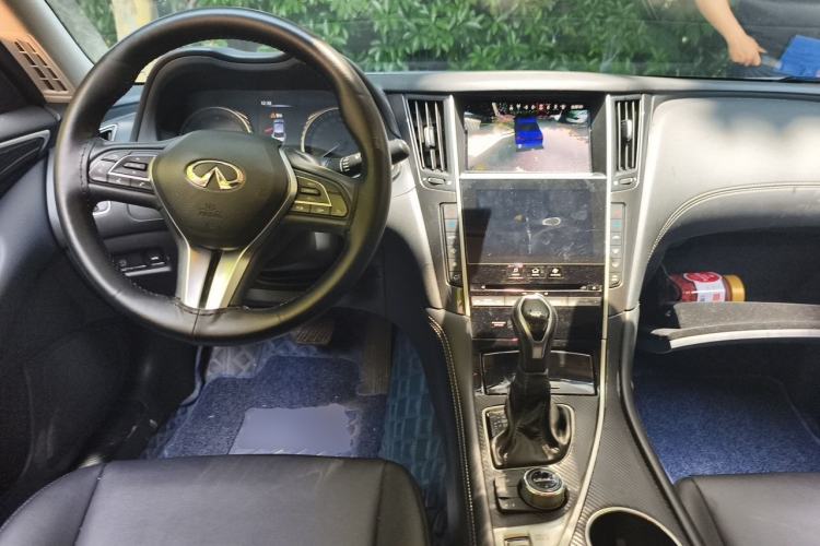 Used Infiniti Q50L 2021 2.0T Comfort Edition Center Console