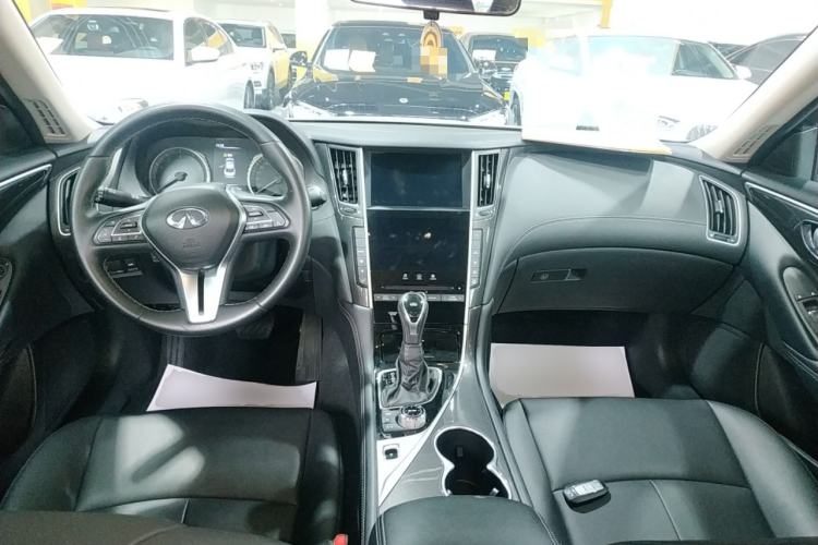 Used Infiniti Q50L 2021 2.0T Comfort Edition Center Console