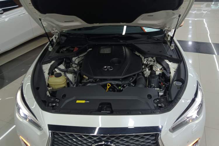 Used Infiniti Q50L 2021 2.0T Enjoyment Edition Engine Bay
