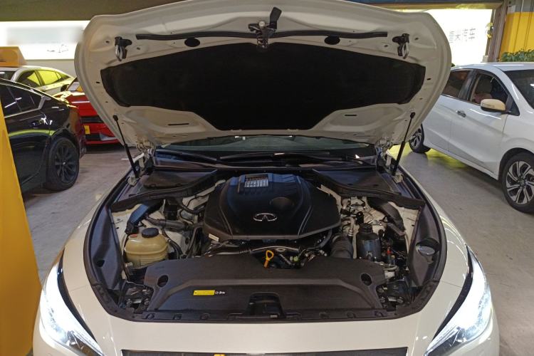 Used Infiniti Q50L 2021 2.0T Enjoyment Edition Engine Bay