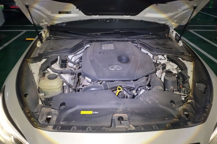 Used Infiniti Q50L 2021 2.0T Enjoyment Edition Engine Bay