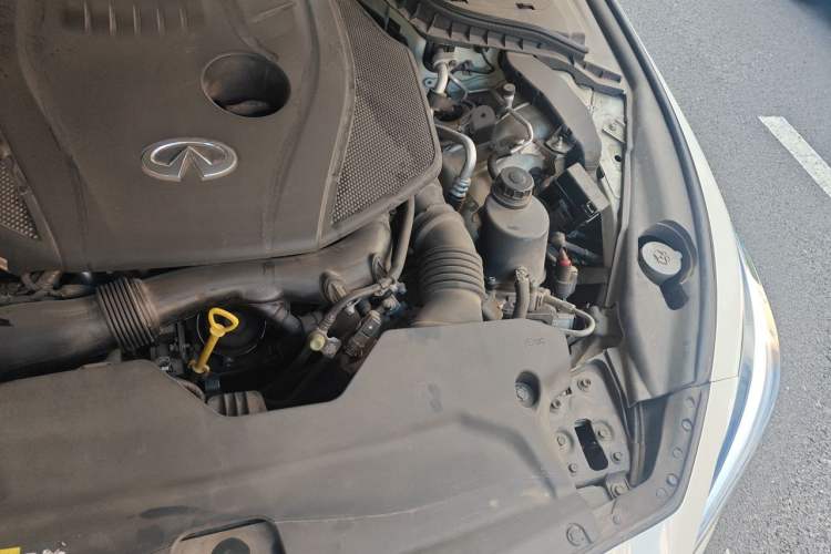 Used Infiniti Q50L 2021 2.0T Enjoyment Edition Engine Bay Left