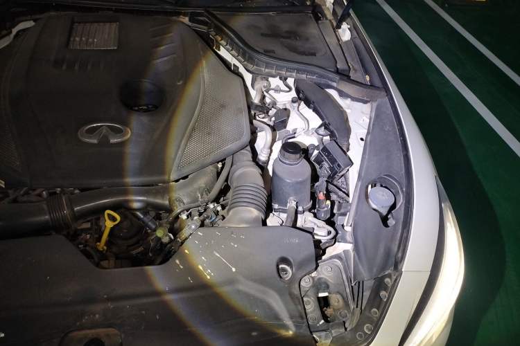 Used Infiniti Q50L 2021 2.0T Enjoyment Edition Engine Bay Left