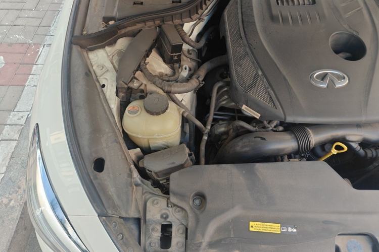 Used Infiniti Q50L 2021 2.0T Enjoyment Edition Engine Bay Right