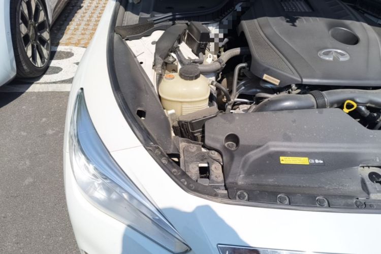 Used Infiniti Q50L 2021 2.0T Comfort Edition Engine Bay Right
