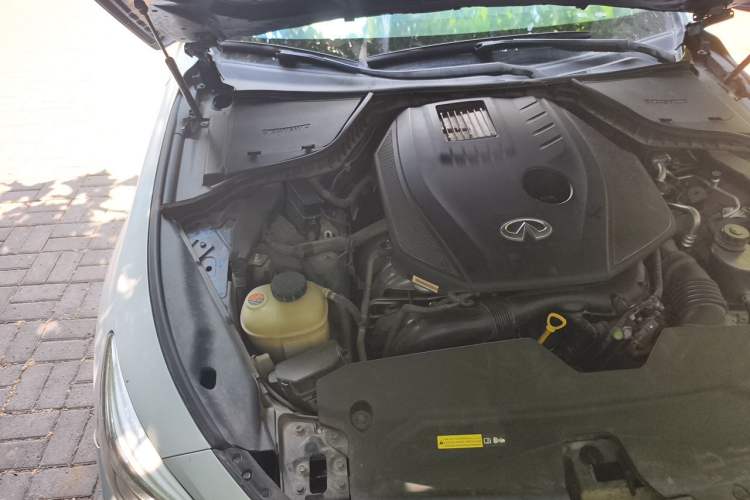 Used Infiniti Q50L 2021 2.0T Comfort Edition Engine Bay Right