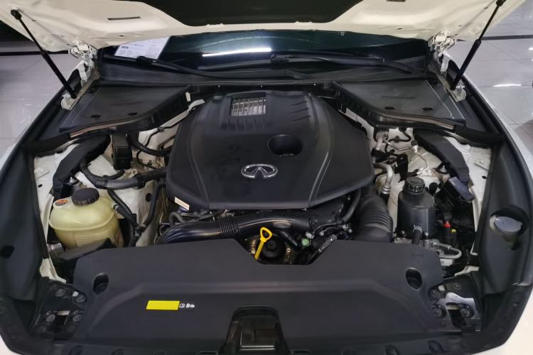 Used Infiniti Q50L 2021 2.0T Enjoyment Edition Engine Bay