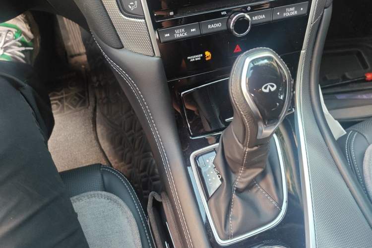 Used Infiniti Q50L 2021 2.0T Enjoyment Edition Gear Lever