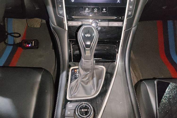 Used Infiniti Q50L 2021 2.0T Comfort Edition Gear Lever