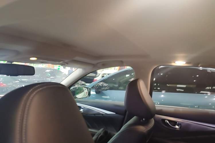 Used Infiniti Q50L 2021 2.0T Enjoyment Edition Headliner