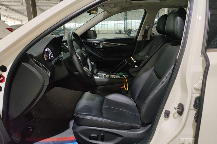 Used Infiniti Q50L 2021 2.0T Comfort Edition Left Front Seat