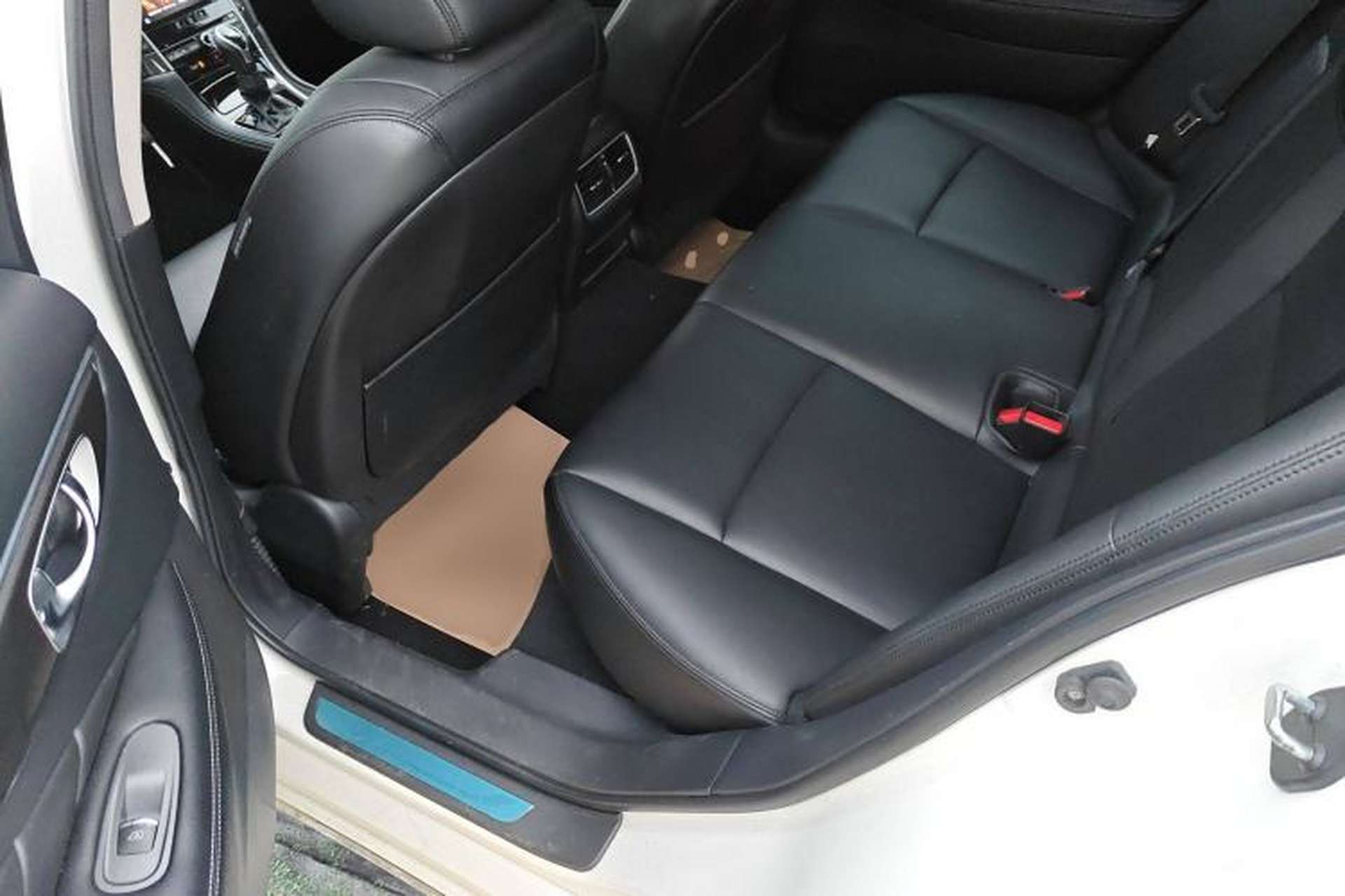 Used Infiniti Q50L 2021 2.0T Comfort Edition Left Rear Seat