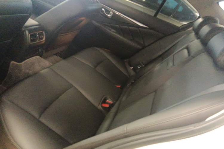 Used Infiniti Q50L 2021 2.0T Comfort Edition Left Rear Seat