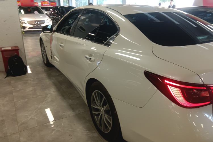 Used Infiniti Q50L 2021 2.0T Comfort Edition Left Side