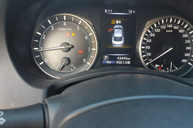 Used Infiniti Q50L 2021 2.0T Enjoyment Edition Odometer Close Up