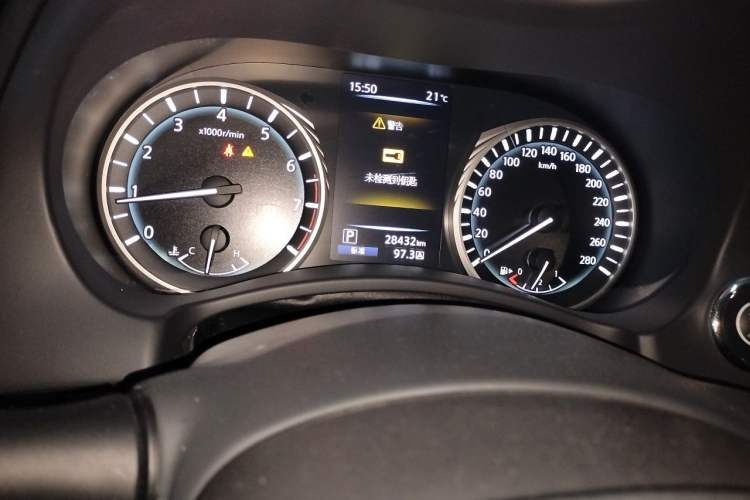Used Infiniti Q50L 2021 2.0T Enjoyment Edition Odometer Close Up