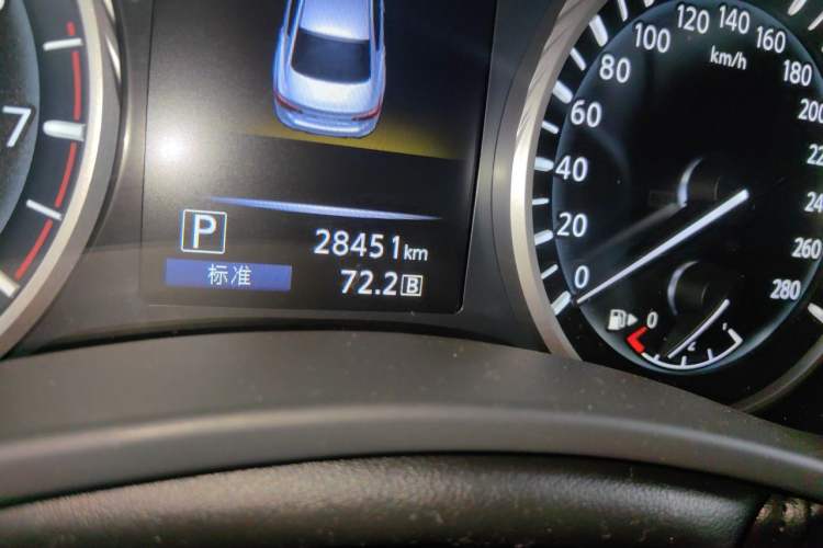 Used Infiniti Q50L 2021 2.0T Enjoyment Edition Odometer Close Up