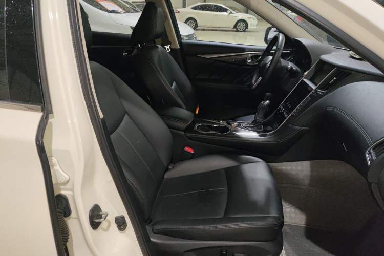 Used Infiniti Q50L 2021 2.0T Comfort Edition Right Front Seat