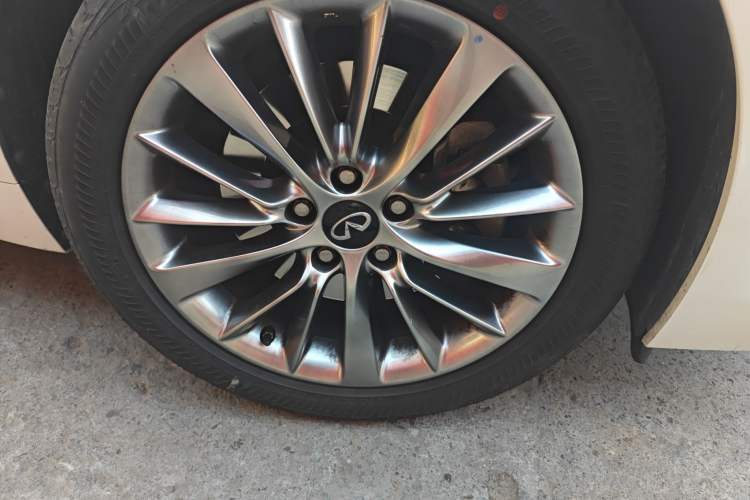 Used Infiniti Q50L 2021 2.0T Enjoyment Edition Right Front Wheel Hub