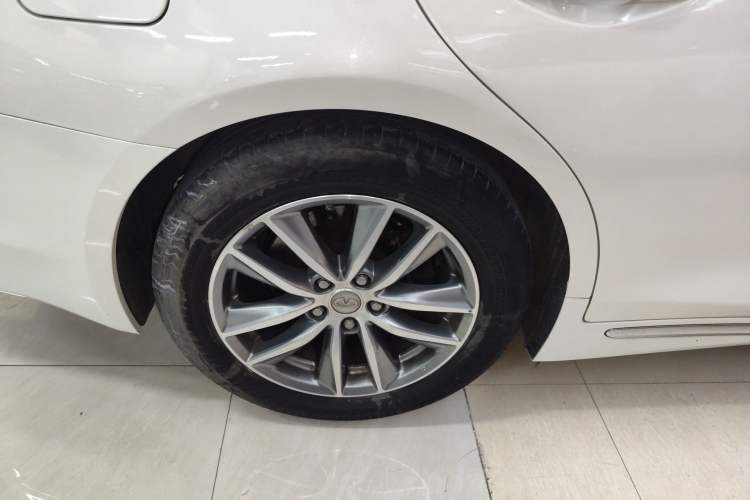 Used Infiniti Q50L 2021 2.0T Comfort Edition Right Rear Wheel Hub